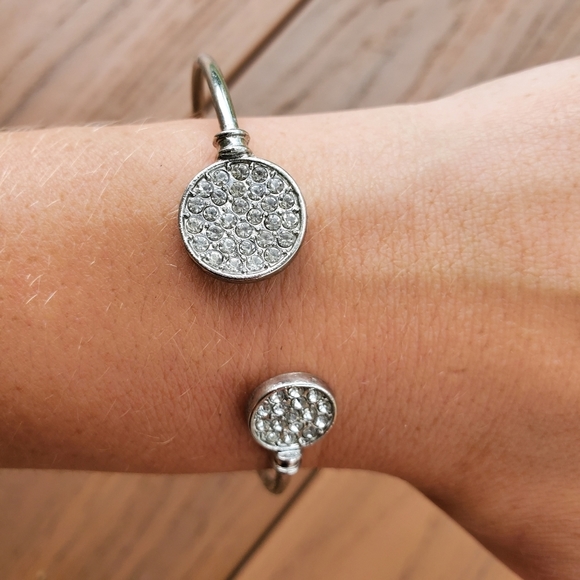 Silver Simple Cuff Bracelet Rhinestones Classic Glam Preppy Delicate Dainty Work - Picture 1 of 6